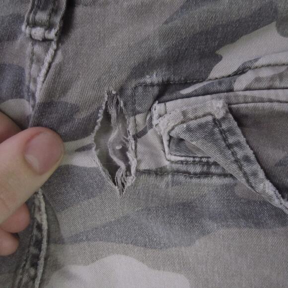 Old Navy Shorts Mens 30 Gray Camo Lived-In Straight Cargo Built-In Flex Pockets - Picture 7 of 8